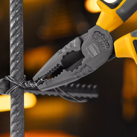 Плоскогубцы комбинированные 205 мм Denzel 17082, трехкомпонентные рукоятки купить в Перми