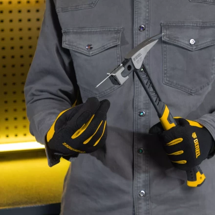 Молоток кровельщика 600 г, цельнокованый, боек с магнитом, двухкомп. обрезин. рук-ка Denzel 10623 купить в Перми