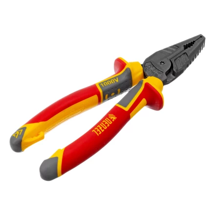 Плоскогубцы комбинированные Denzel 17086, диэлектрические трехкомпонентные рукоятки до 1000 В, 180 мм купить в Перми