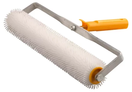 Валик игольчатый STAYER для наливных полов в сборе, пластмассовые иглы, бюгель 8мм, 75х400мм 03951-40 купить в Перми