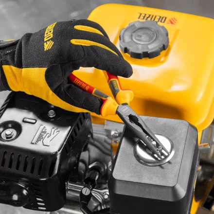 Длинногубцы прямые Denzel 17305, диэлектрические рукоятки до 1000 В, трехкомпонентные рукоятки, 205мм купить в Перми