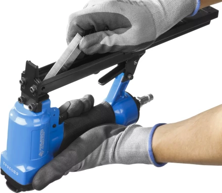 Степлер (скобозабиватель) пневматический для скоб тип 53F (10-22 мм) и тип 140 (10-14 мм) 3190 серия ПРОФЕССИОНАЛ купить в Перми