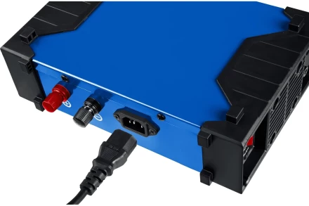 ЗУБР И-ЗП-300, 12/24 В, 100 А, 3-30 А, инверторное зарядно-предпусковое устройство (59323) купить в Перми