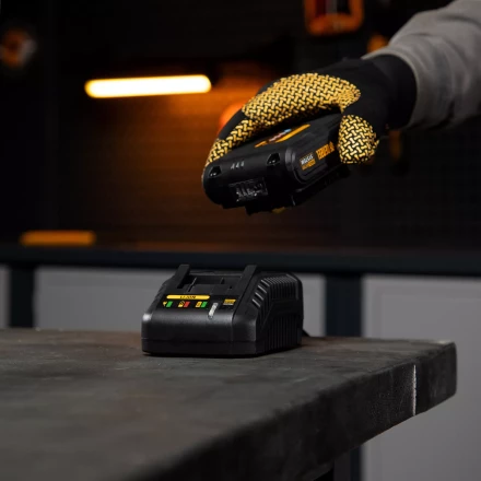 Устройство зарядное для аккумуляторов Denzel IBC-18-2.3, Li-Ion, 18 В, 2.3 А 28453 купить в Перми