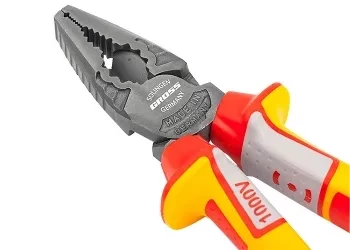 Плоскогубцы комбинированные, диэлектрические трехкомпонентные рукоятки до 1000 В, 180 мм GROSS 16989 купить в Перми