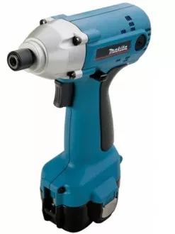 Аккумуляторная дрель-шуруповерт Makita 6990DWAE купить в Перми