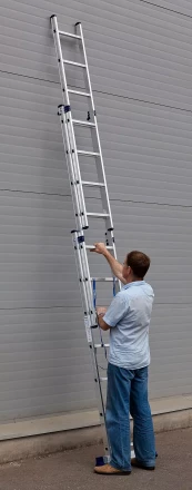 Лестница СИБИН универсальная, трехсекционная со стабилизатором, 7 ступеней 38833-07 купить в Перми