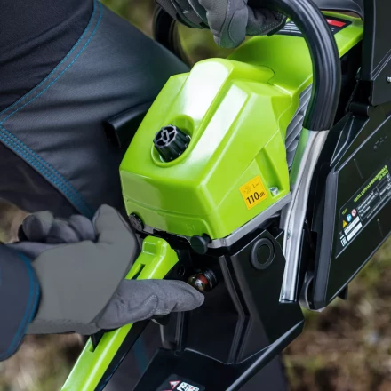 Пила цепная бензиновая Сибртех БП-5245 95209, 52 см3, шина 45 см, шаг 0.325, паз 1,5 мм, 72 звена купить в Перми