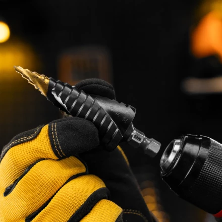 Сверло ступенчатое Denzel 723606, 4-6-8-10-12-14-16-18-20-22-24-26-28-30-32 мм, Р6М5, 6-гр. хвостовик купить в Перми