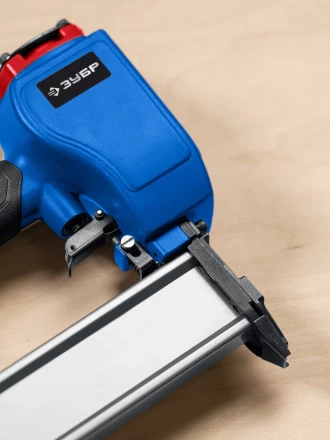 ЗУБР FST-50, пневматический нейлер для гвоздей по бетону и металлу, Профессионал (31943) купить в Перми