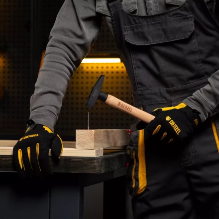 Молоток слесарный, 200 г Denzel, кованый квадратный боек, буковая рукоятка, 10426 купить в Перми