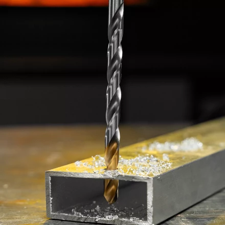 Сверло спиральное по металлу Denzel, 8 х 165 мм, Р6М5, Golden Tip, удлиненное, 718260 купить в Перми