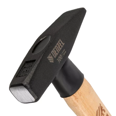 Молоток слесарный, 300 г Denzel, кованый квадратный боек, буковая рукоятка, 10427 купить в Перми