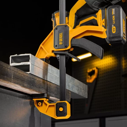 Струбцина F-образная Denzel, быстрозажимная, 600 х 80 мм, усиленный нейлоновый корпус 20508 купить в Перми