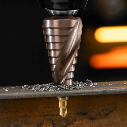 Сверло ступенчатое Denzel 723614, 6-8-10-12-14-16-18-20-22-24-26-28-30мм, Р6М5К5, 6-гр. хвостовик купить в Перми