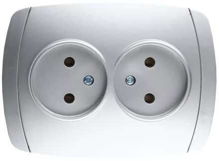 Розетка СВЕТОЗАР &quot;АКЦЕНТ&quot; двойная в сборе, без заземления, цвет серебристый металлик, 16А/~250В SV-54202-SM купить в Перми