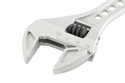 Ключ разводной 250 мм CrV двухкомпонентная ручка GROSS 15562 купить в Перми