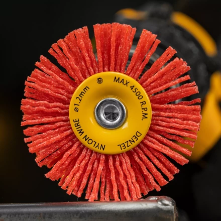 Щетка для дрели Denzel, 65 мм, Плоская, со шпилькой, нейлоновая щетина, 74433 купить в Перми