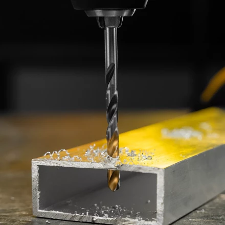 Сверло спиральное по металлу Denzel 5,5 x 93мм, Р6М5, Golden Tip, многогранная заточка, 718277 купить в Перми